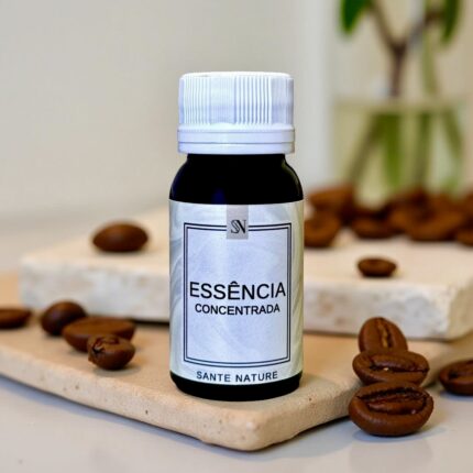 Aroma intenso e acolhedor para ambientes com personalidade e charme. A Essência de Café é uma fragrância rica e marcante que captura o calor e a profundidade dos grãos recém-moídos. Com nuances tostadas, doces e amadeiradas, ela transmite energia, conforto e sofisticação — ideal para transformar qualquer espaço em um refúgio sensorial acolhedor.