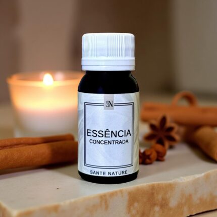 Calor especiado e aconchego aromático para ambientes cheios de personalidade. A Essência de Cravo e Canela é uma combinação clássica e irresistível que une o toque picante do cravo-da-índia com a doçura quente da canela. Seu aroma é intenso, envolvente e marcante — ideal para criar ambientes acolhedores, sofisticados e cheios de charme. Uma fragrância que desperta os sentidos e transmite conforto e energia.
