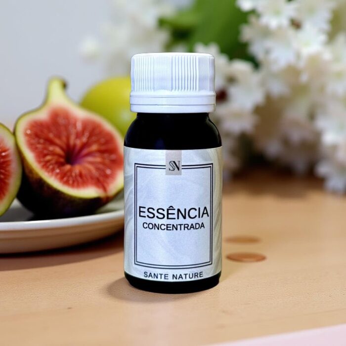Exuberância floral com toque frutado e moderno para ambientes encantadores. A Essência Flor de Figo é uma fragrância elegante e exótica que combina o frescor das flores com a doçura sutil do figo. Seu aroma é marcante, leve e refinado — ideal para criar ambientes acolhedores, sofisticados e cheios de personalidade. Inspirada em jardins floridos e perfumes contemporâneos, essa essência transmite bem-estar, frescor e charme.